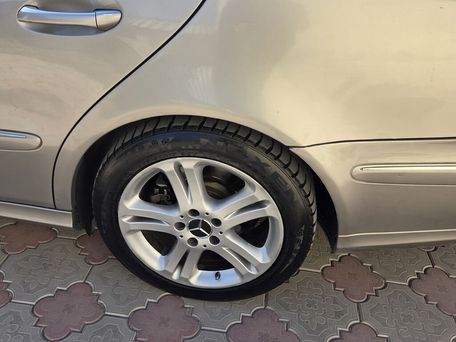 Mercedes-Benz E-Class, 2007 — photo 11