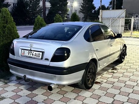 Toyota Avensis, 2002 — 照片 2