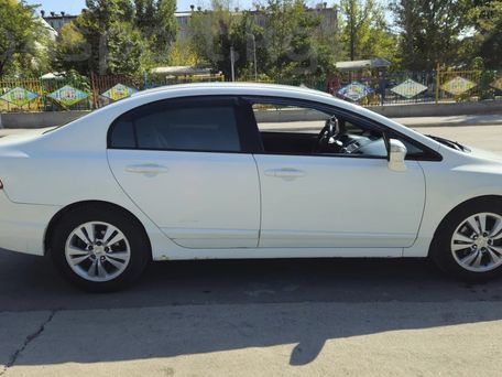 Honda Civic, 2009 — 照片 5
