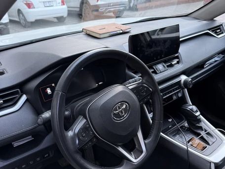 Toyota RAV4, 2024 — photo 11