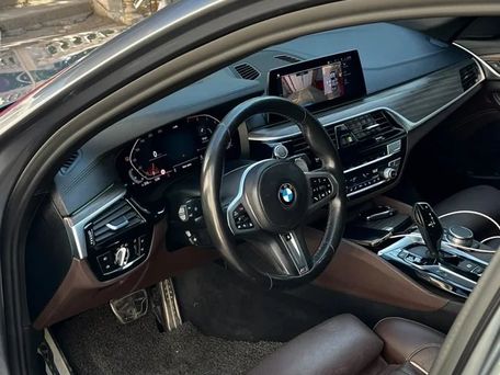 BMW 5 серии, 2019 — 照片 6