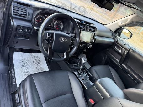 Toyota 4Runner, 2020 — photo 9