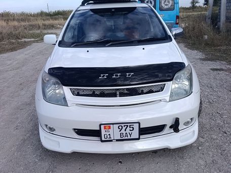 Toyota Ist, 2003