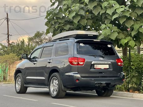 Toyota Sequoia, 2008 — фото 2