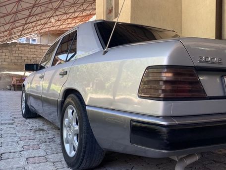 Mercedes-Benz W124, 1989 — сүрөт 7