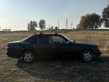 Mercedes-Benz W124, 1988 — photo 7