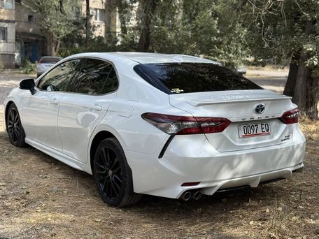 Toyota Camry, 2023 — 照片 4