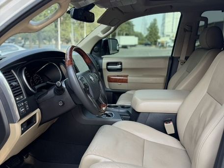 Toyota Sequoia, 2020 — 照片 8