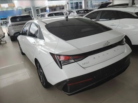 Hyundai Elantra, 2023 — photo 4