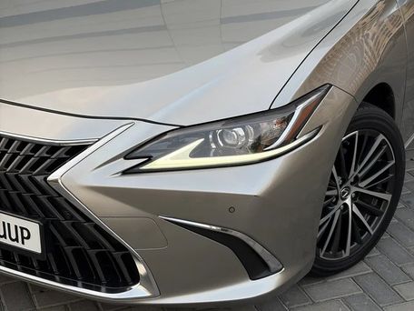 Lexus ES, 2022 — 照片 2