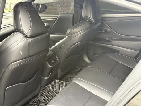 Lexus ES, 2019 — photo 7
