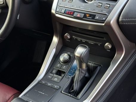 Lexus NX, 2019 — 照片 5
