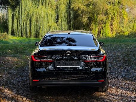 Toyota Camry, 2025 — 照片 7