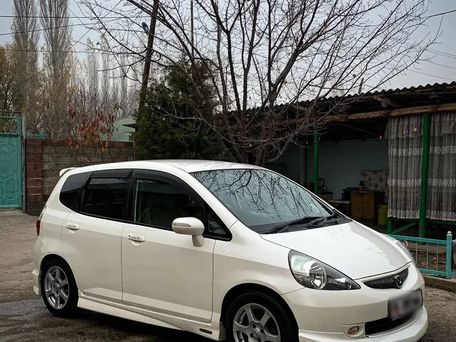 Honda Fit, 2004