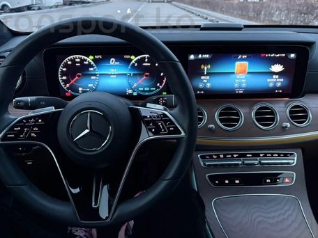 Mercedes-Benz E-Класс, 2023 — фото 4