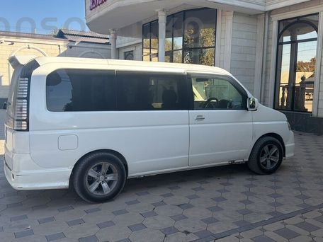 Honda Stepwgn, 2005 — photo 3