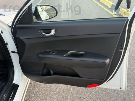 Kia K5, 2018 — photo 12