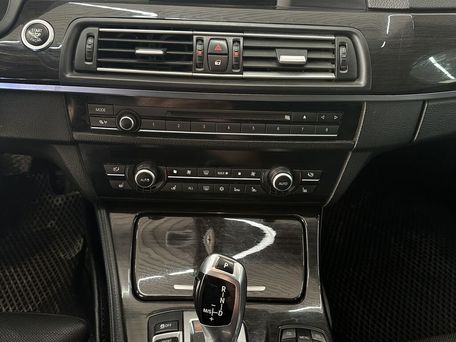 BMW 5 серии, 2010 — 照片 7