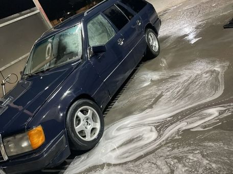 Mercedes-Benz W124, 1990