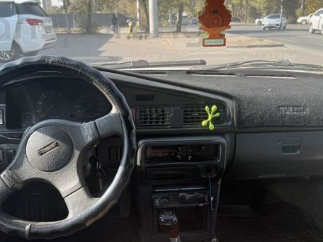 Mazda 626, 1990 — сүрөт 1
