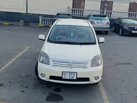 Toyota Raum, 2003 — 照片 2