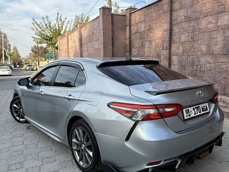 Toyota Camry, 2018 — 照片 2