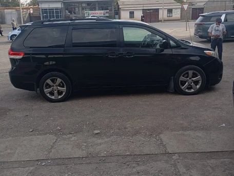 Toyota Sienna, 2010 — 照片 3