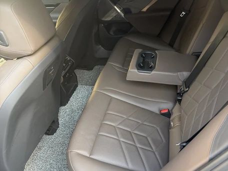 BMW 5 Series, 2024 — photo 9
