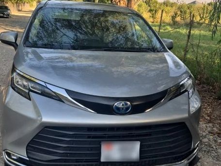 Toyota Sienna, 2021 — photo 2