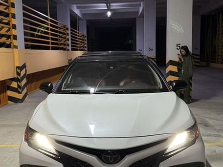Toyota Camry, 2019 — photo 1