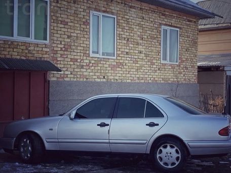 Mercedes-Benz E-Class, 1996 — photo 4