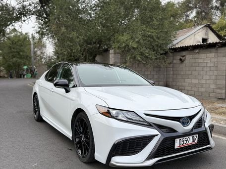 Toyota Camry, 2022 — фото 1