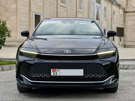 Toyota Crown, 2025 — photo 1