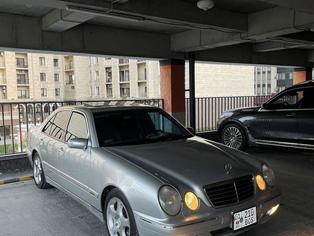 Mercedes-Benz E-Класс, 2001 — 照片 3