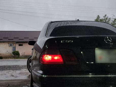 Mercedes-Benz E-Class, 2002 — photo 11
