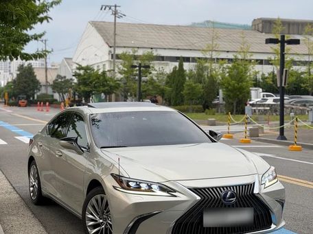 Lexus ES, 2019
