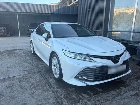 Toyota Camry, 2020 — фото 1