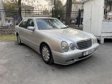 Mercedes-Benz E-Class, 2000 — photo 2