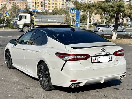 Toyota Camry, 2018 — 照片 4