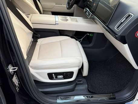 Li Auto (Lixiang) L9, 2023 — photo 11