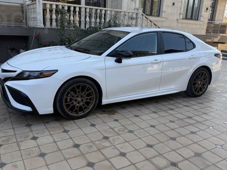 Toyota Camry, 2023 — сүрөт 1