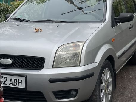 Ford Fusion, 2003 — 照片 2