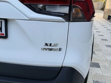 Toyota RAV4, 2020 — photo 8