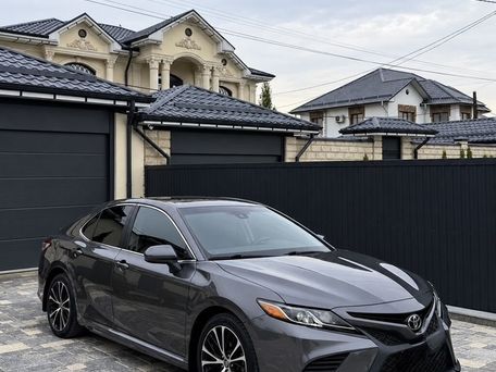 Toyota Camry, 2020 — 照片 2