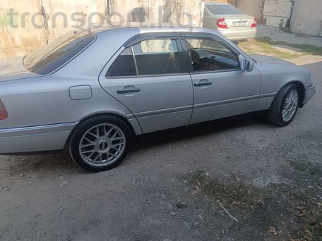 Mercedes-Benz E-Класс, 1994 — 照片 1