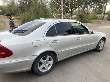 Mercedes-Benz E-Класс, 2003 — 照片 3