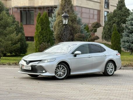 Toyota Camry, 2019 — photo 2