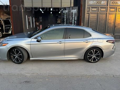 Toyota Camry, 2017 — 照片 1