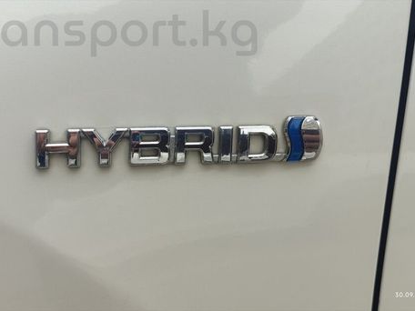 Toyota Prius c, 2018 — photo 6