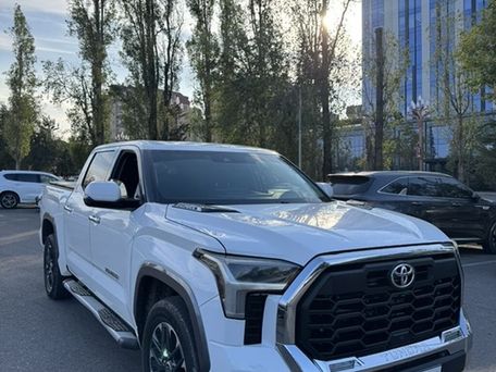 Toyota Tundra, 2023 — 照片 1
